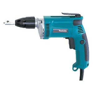 Шуруповерт Makita6824